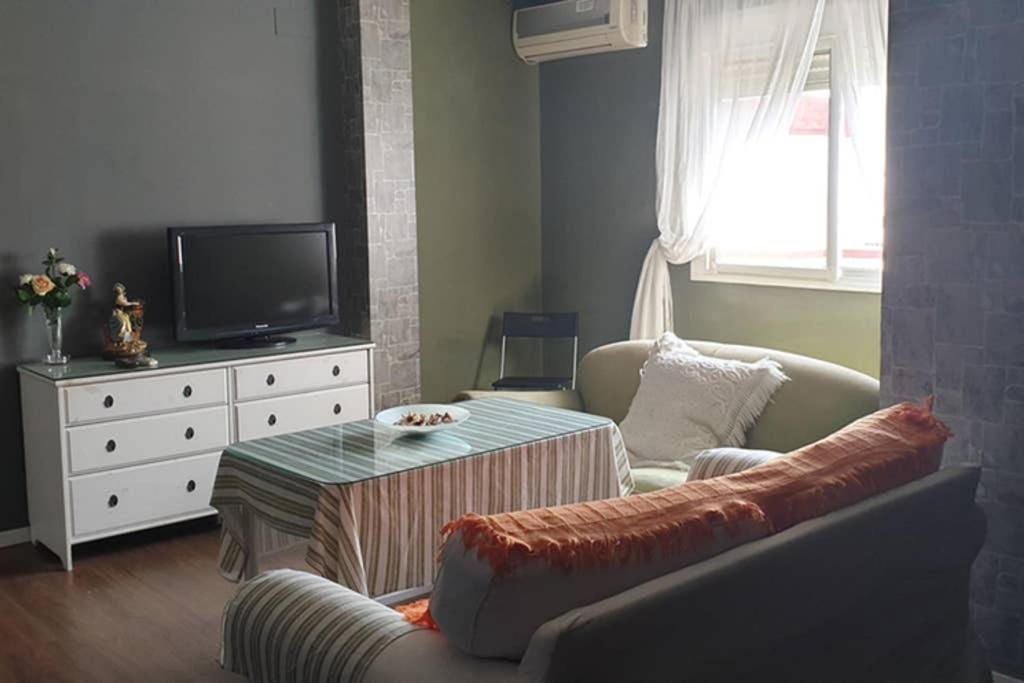 Sevilla ,Piso Completo En Buena Zona,Wifi Y Aparcamiento Buitenkant foto